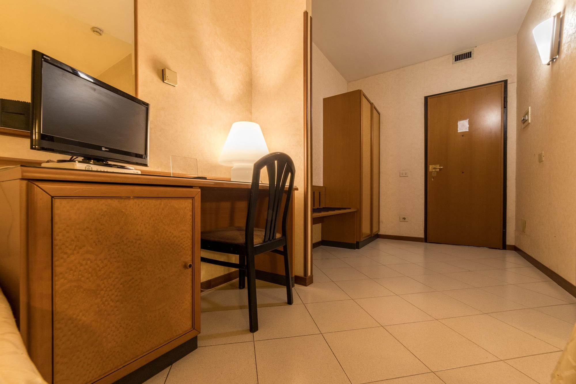 Hotel Citta 2000 ローマ エクステリア 写真